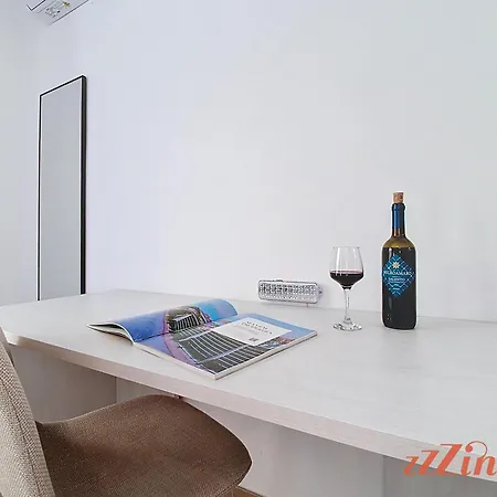 Daire Balcony In Charming Malta Village *