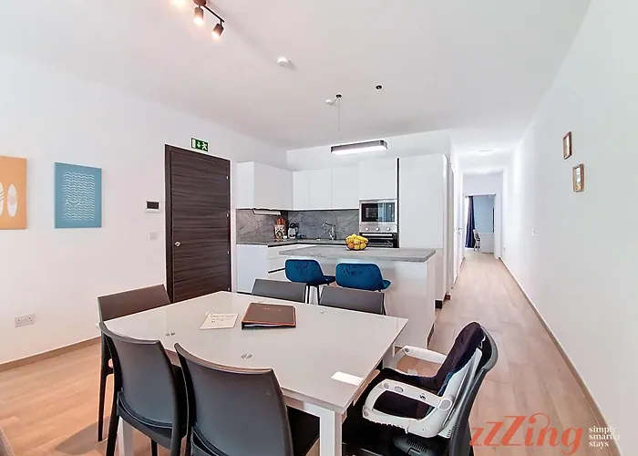 Balcony In Charming Malta Village *