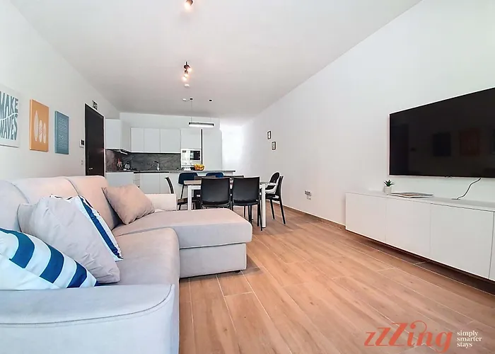 Daire Balcony In Charming Malta Village *